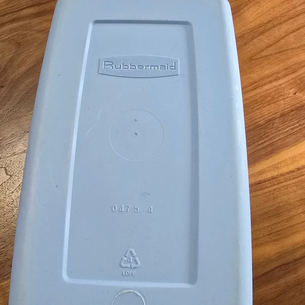 Rubbermaid Roughneck Storage Tote Small Plastic Bin Lid Blue 0475 4 Durable Home